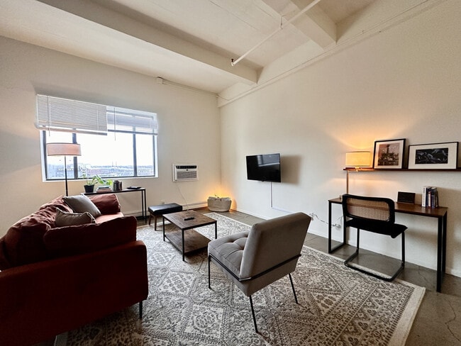 Building Photo - 823 N 2nd St Unit ID1379051P