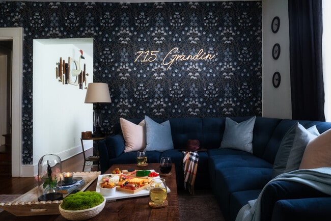 Photo - 715 Grandin Rd Unit ID1300974P