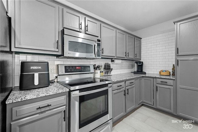 Photo - 729 Erika Ave