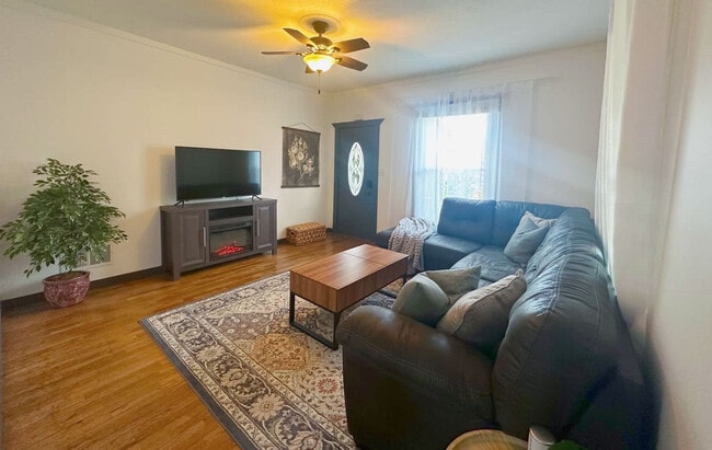 Building Photo - 901 Pierre St Unit SI ID1594724P