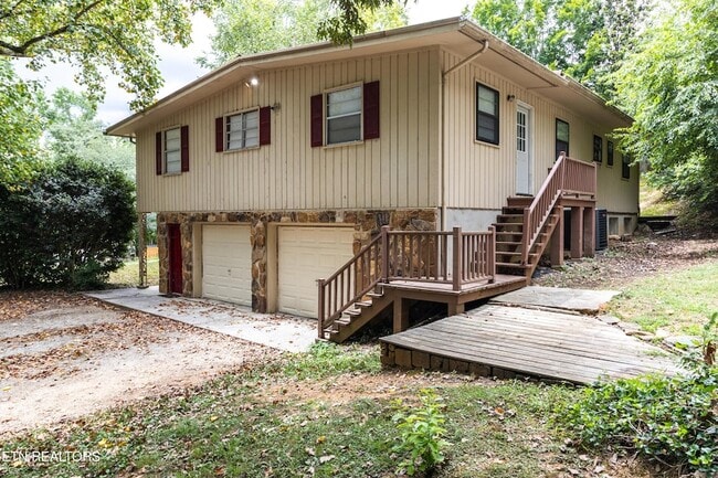 Photo - 630 Colonial Dr
