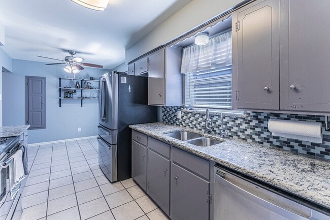 Photo - 3910 Douglas Dr