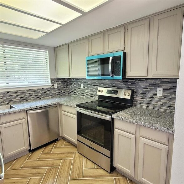 Photo - 13351 Water Oak Ln Unit B