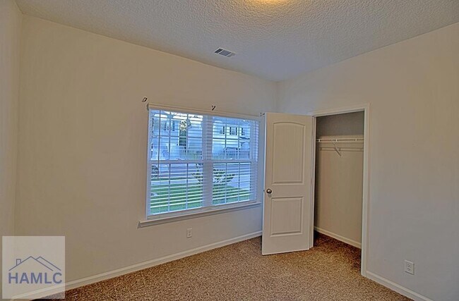Photo - 68 Daylily Ct