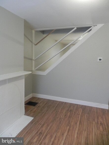 Photo - 319 W 28th St