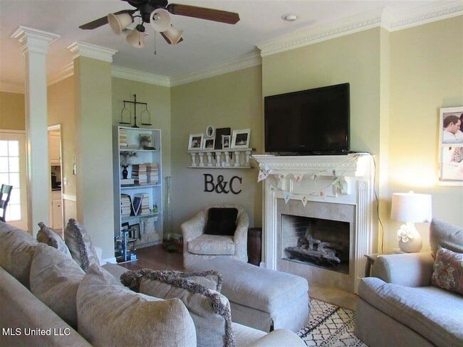 Photo - 407 Hemlock Dr