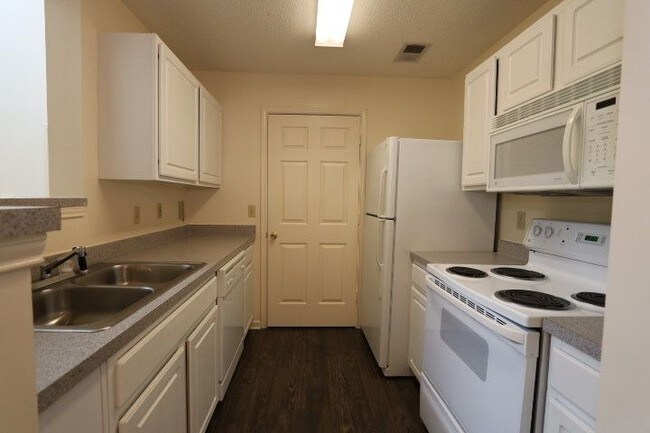 Photo - Camellia Trace