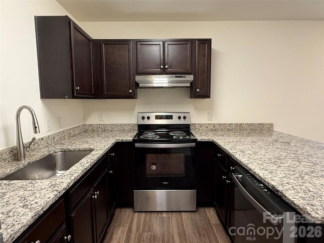 Photo - 2025 Oakdale Rd