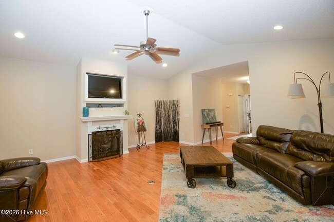 Photo - 13 Barkley Ln