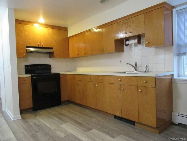 Photo - 26 Wing Ave Unit D