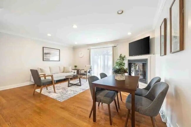Photo - 408 N Windsor Dr