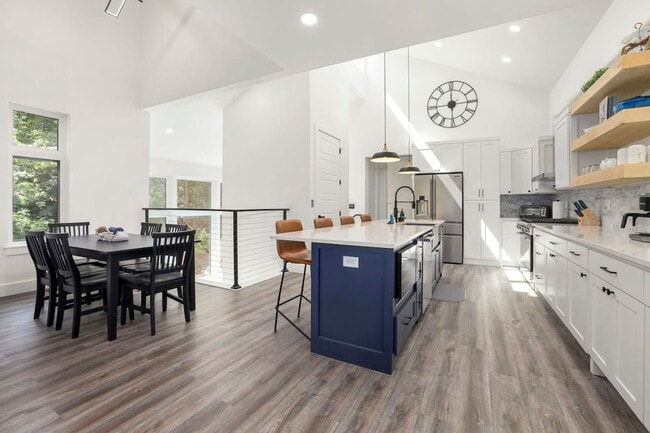 Photo - 15 Dearhurst Rd Unit ID1221890P