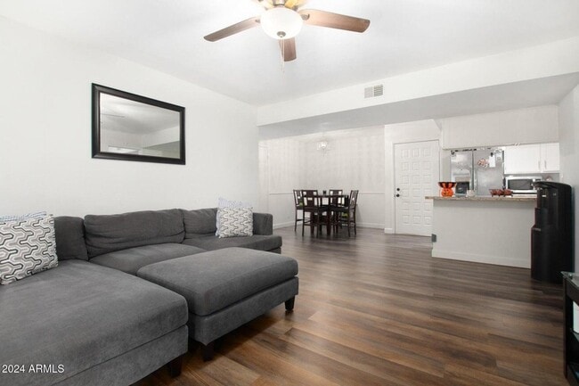 Building Photo - 540 N May Unit 2081C