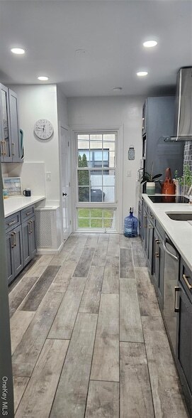 Photo - 218 W Chester St