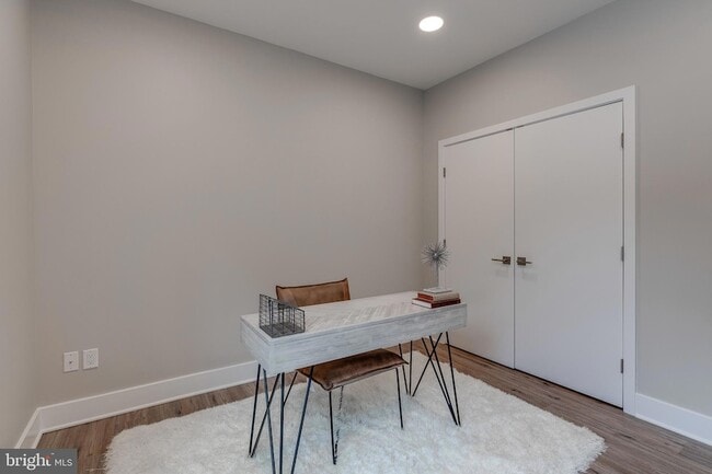 Photo - 1952 Bryn Mawr Ave Unit 1B