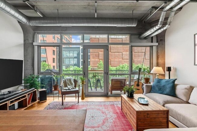 Photo - 748 N 3rd St