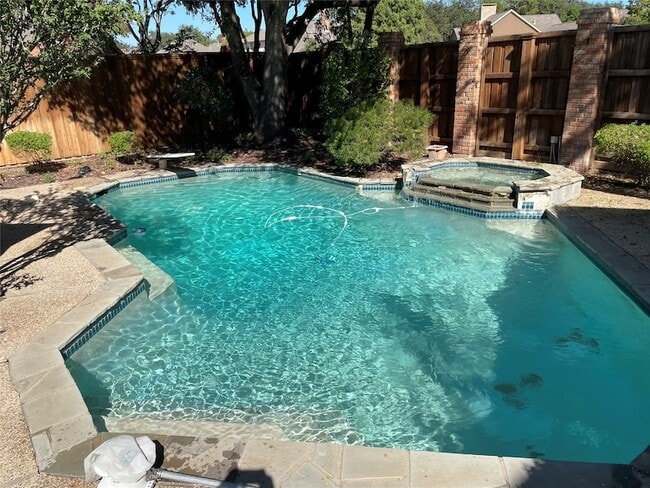 Building Photo - 5901 Glen Heather Dr