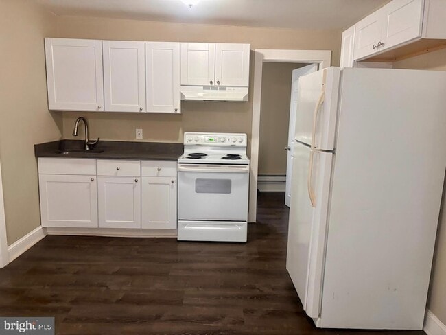 Photo - 108 W Buck St