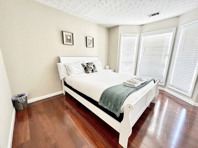 Photo - 4720 Cambridge Park Ct NW Unit ID1254390P