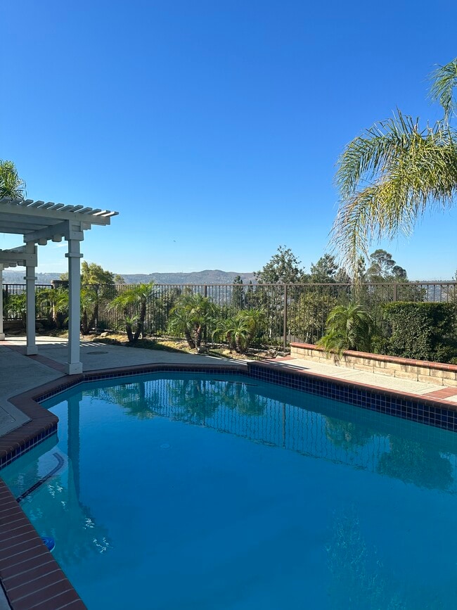 Building Photo - 6305 Golden Gate Dr