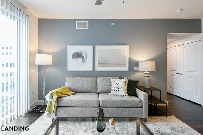 Building Photo - 501 Sarah Deel Dr Unit 10-1018