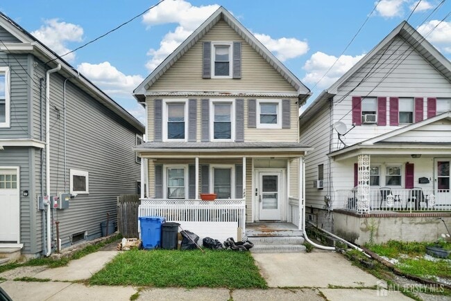 Building Photo - 127 S Pine Ave