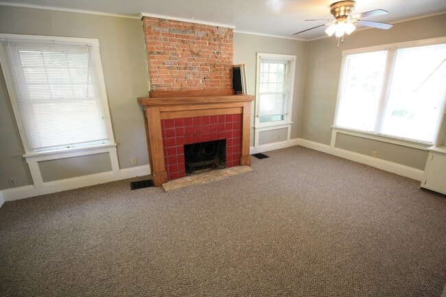 Photo - 242 E Northwood Ave