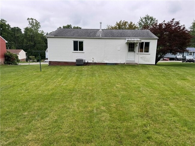 Photo - 111 Treeview Dr