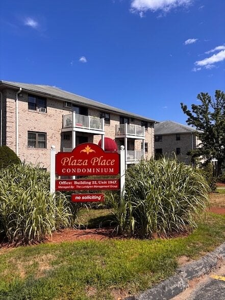 Building Photo - 8 Kenmar Dr Unit 58