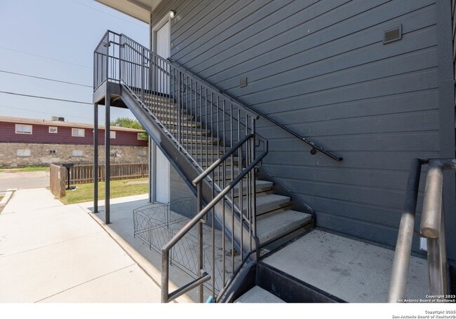 Photo - 8111 Landing Ave