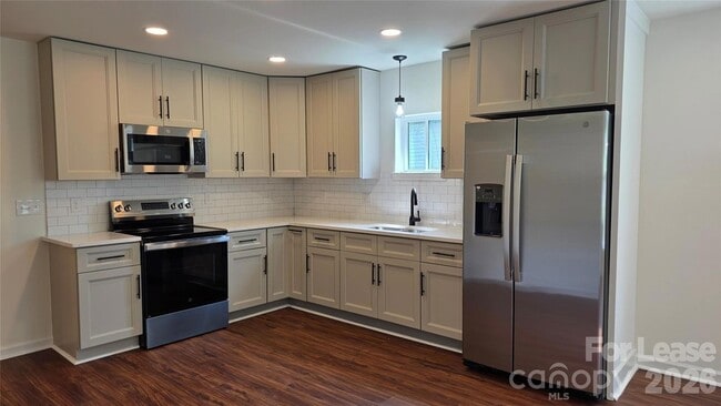 Photo - 151 Swink St SW
