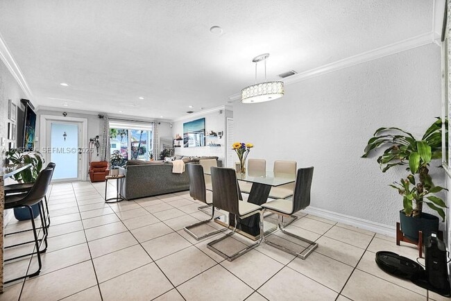 Photo - 740 N 73rd Ave