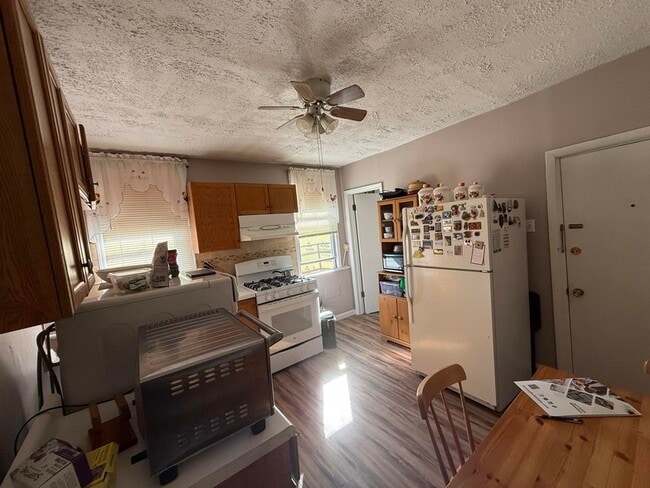 Photo - 609 38th St
