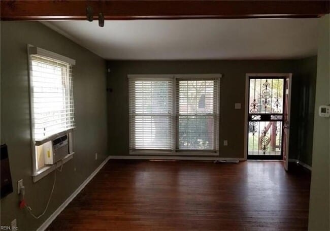 Photo - 7108 Chryslon Ln