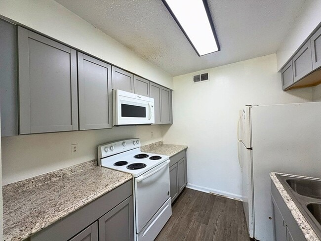 Photo - 2613 Amherst Ct