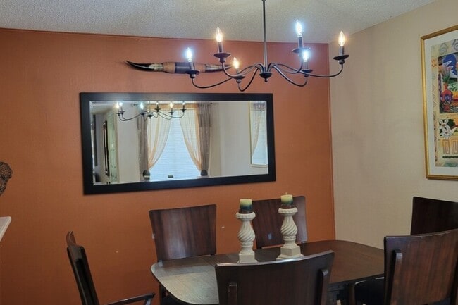 dining - Lago Viejo South