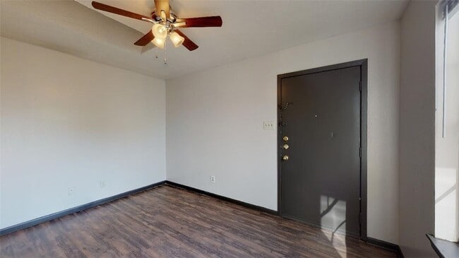 Photo - 725 Peppertree Dr Unit 30