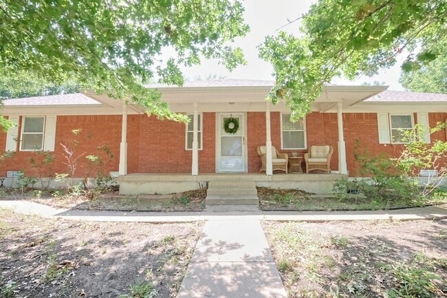 Building Photo - 2550 W Lucas Rd