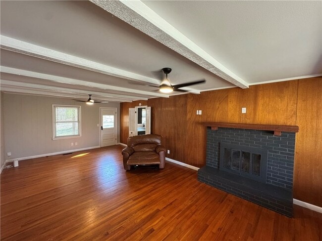Photo - 119 W Miller St