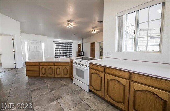 Photo - 130 E Virginia