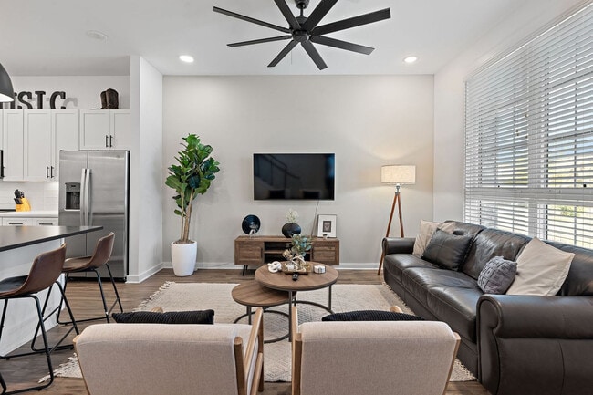 Photo - 738 Douglas Ave Unit ID1051756P