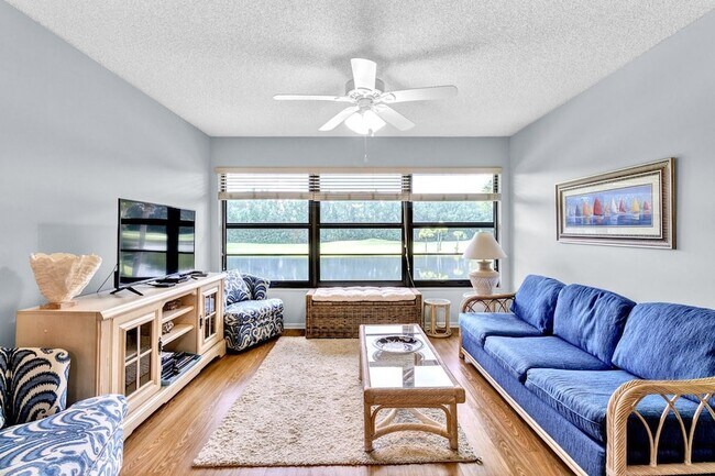 Photo - 18 Plantation Dr Unit 206