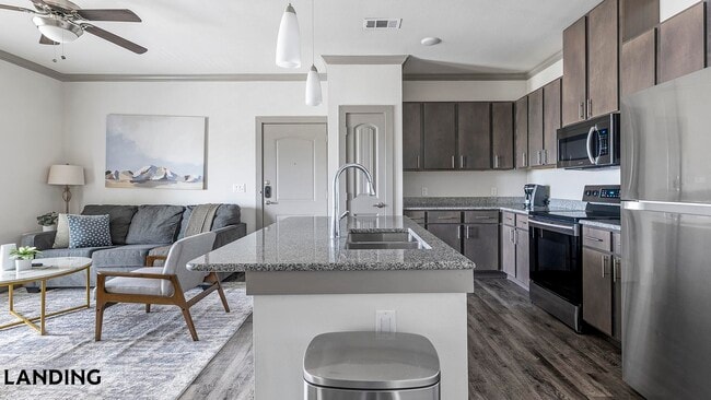 Photo - 12500 Shadowglen Trce