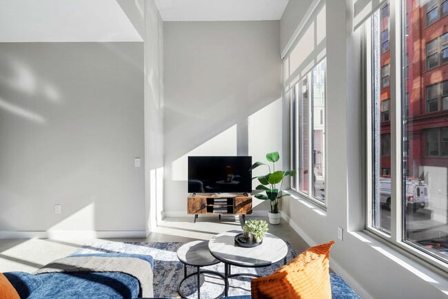 Photo - 205 W 4th St Unit SI ID1465694P