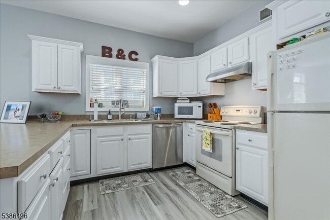 Photo - 15 Center Ave Unit 2