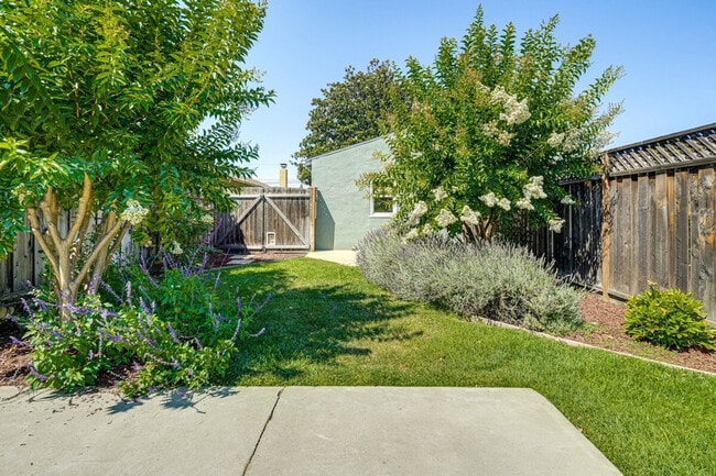 Photo - 972 S 8th St Unit ID1304959P