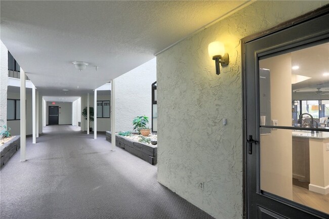 Photo - 9612 Riverside Dr Unit 102