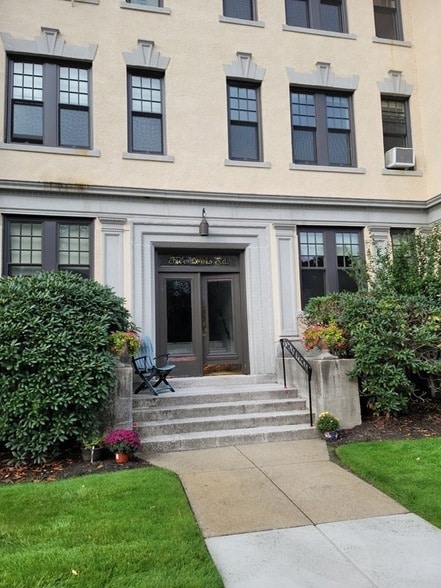 Building Photo - 7 Lewis Rd Unit 2