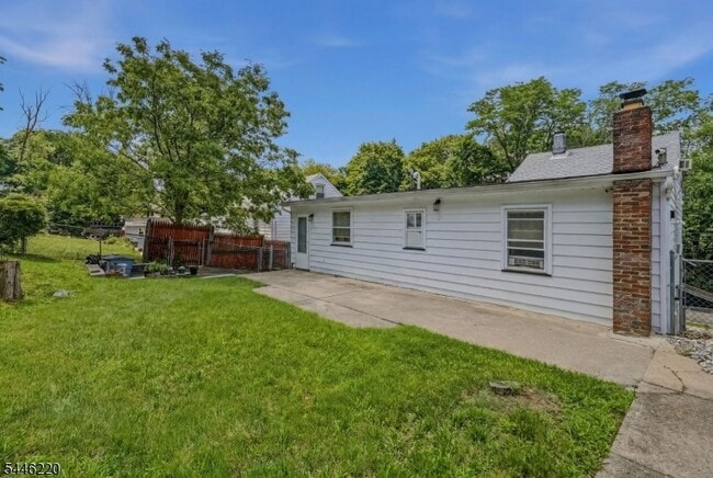 Photo - 137 New St Unit 2