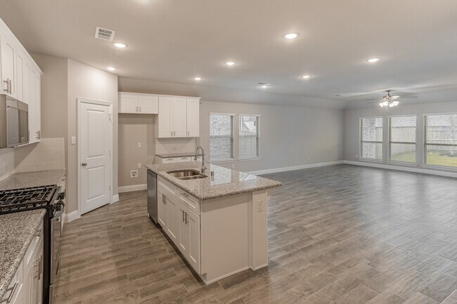 Photo - 5917 Bellflower Dr